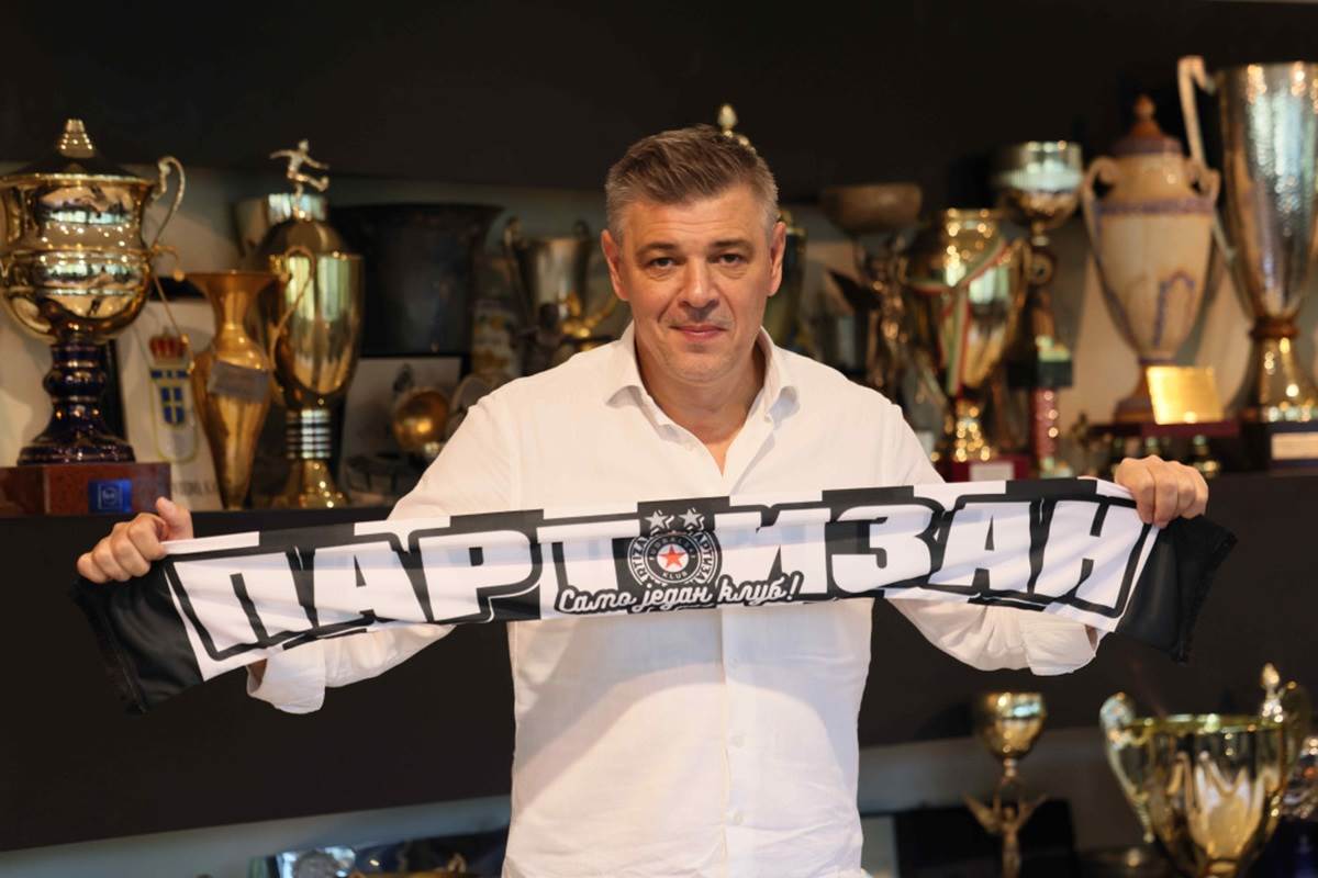  Savo Milošević zvanično trener FK Partizan 