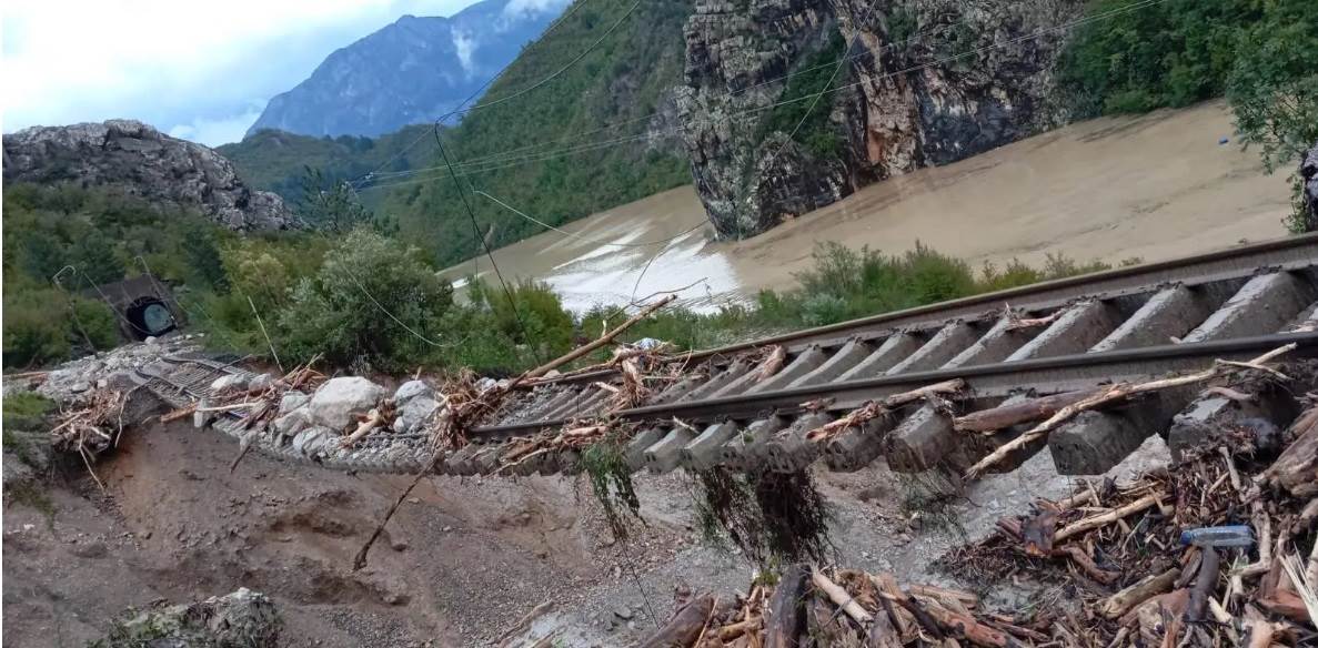  Uništena pruga kod Jablanice 