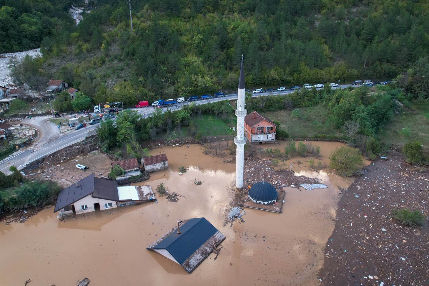  Poplavljena džamija u Jablanici 