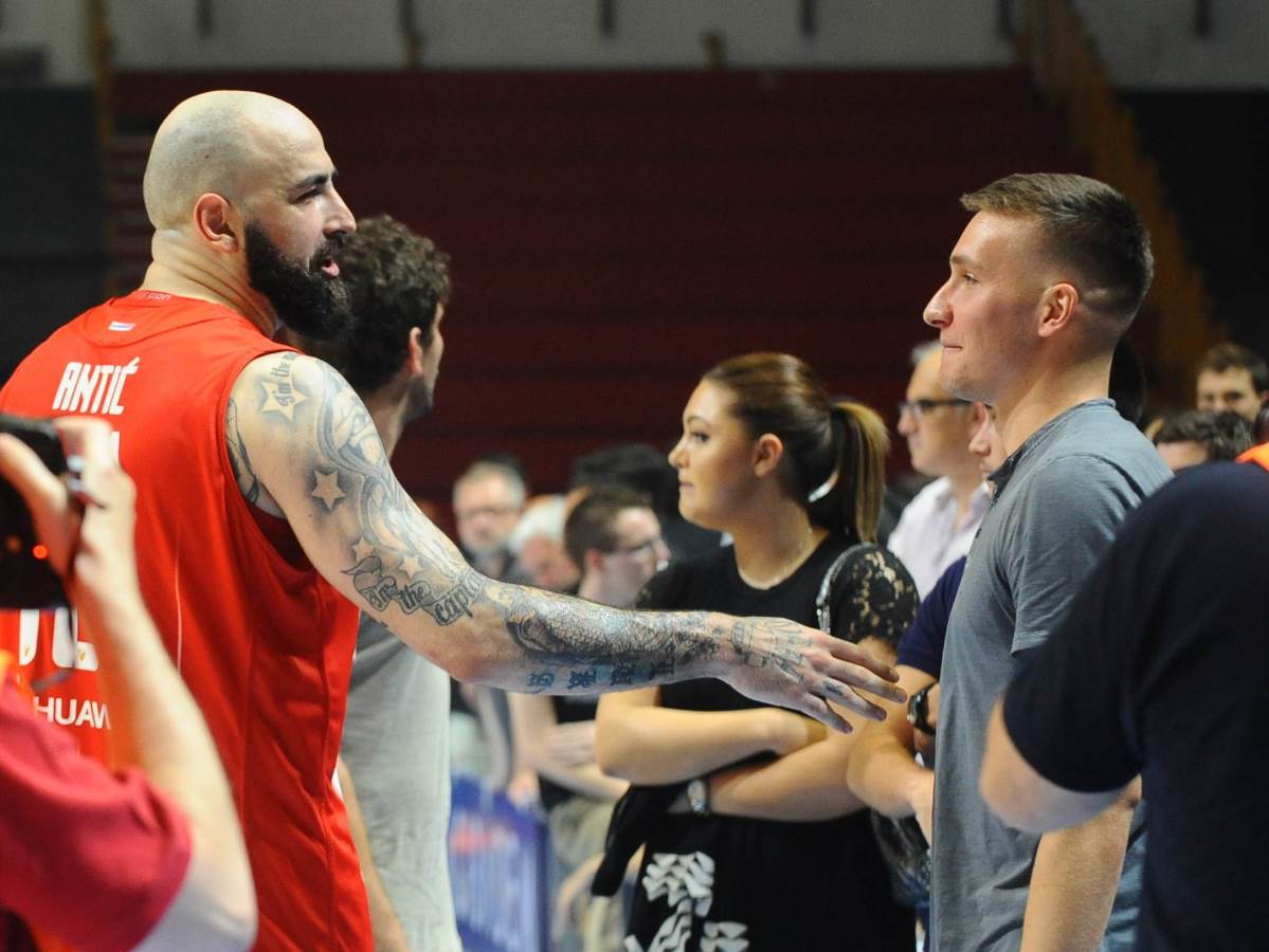  pero antic nagovara bogdana bogdanovica da dodje u crvenu zvezdu 