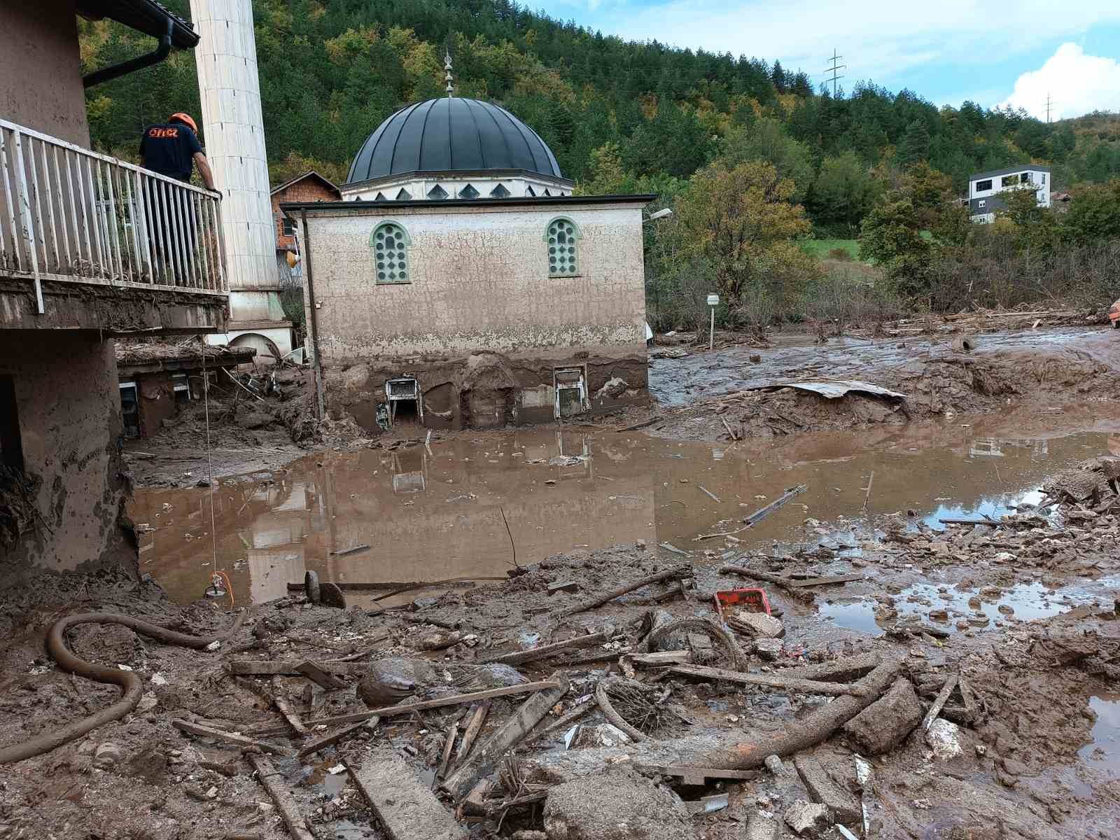  Sahrana žrtava poplava u Jablanici 