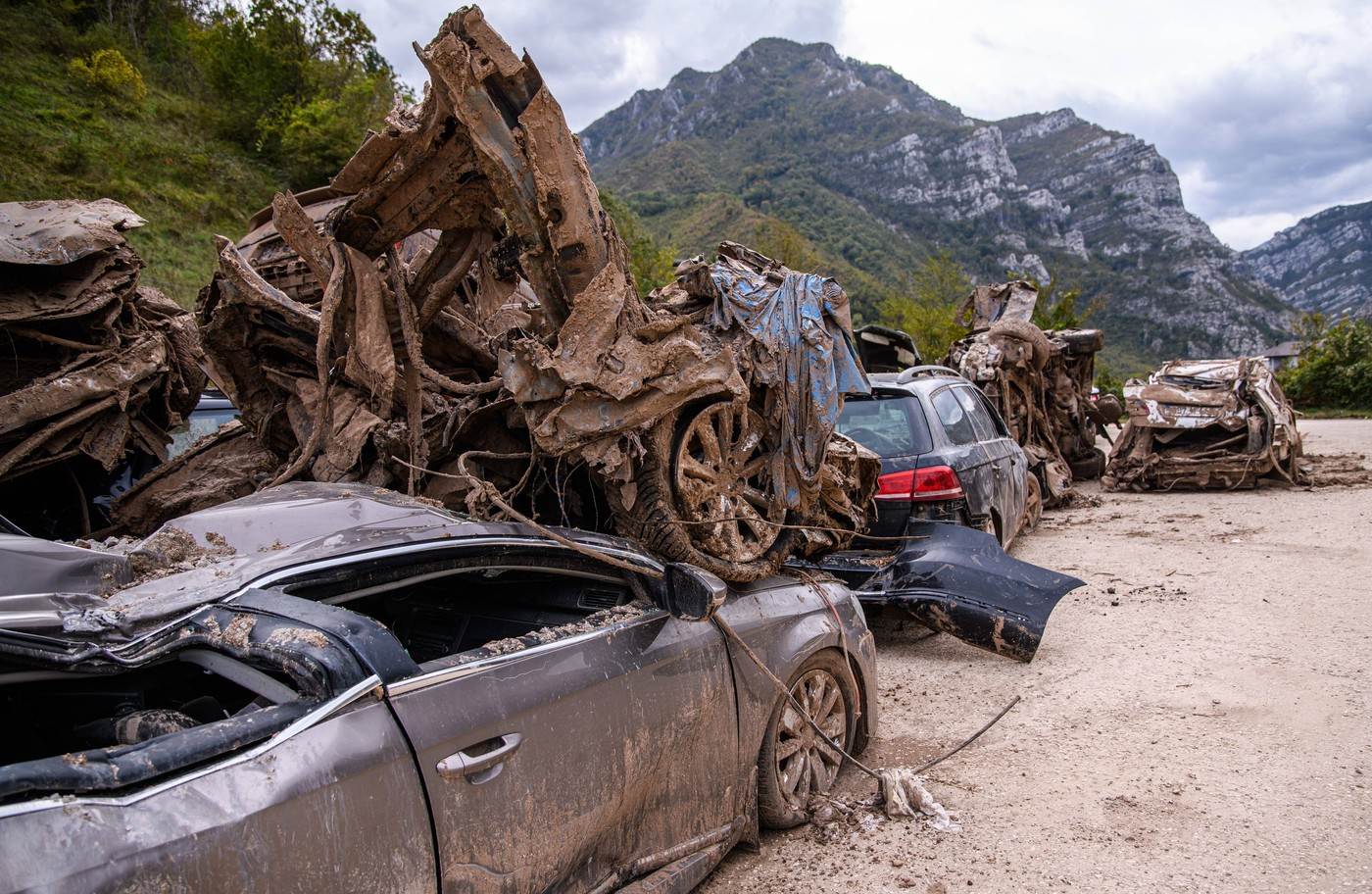  Automobil nakon poplave u Jablanici 