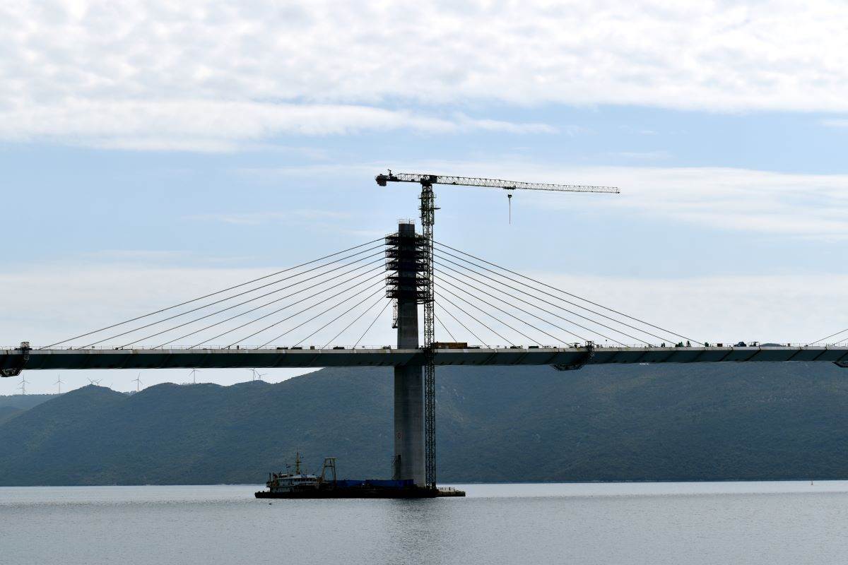  Oštećenja na Peljaškom mostu 