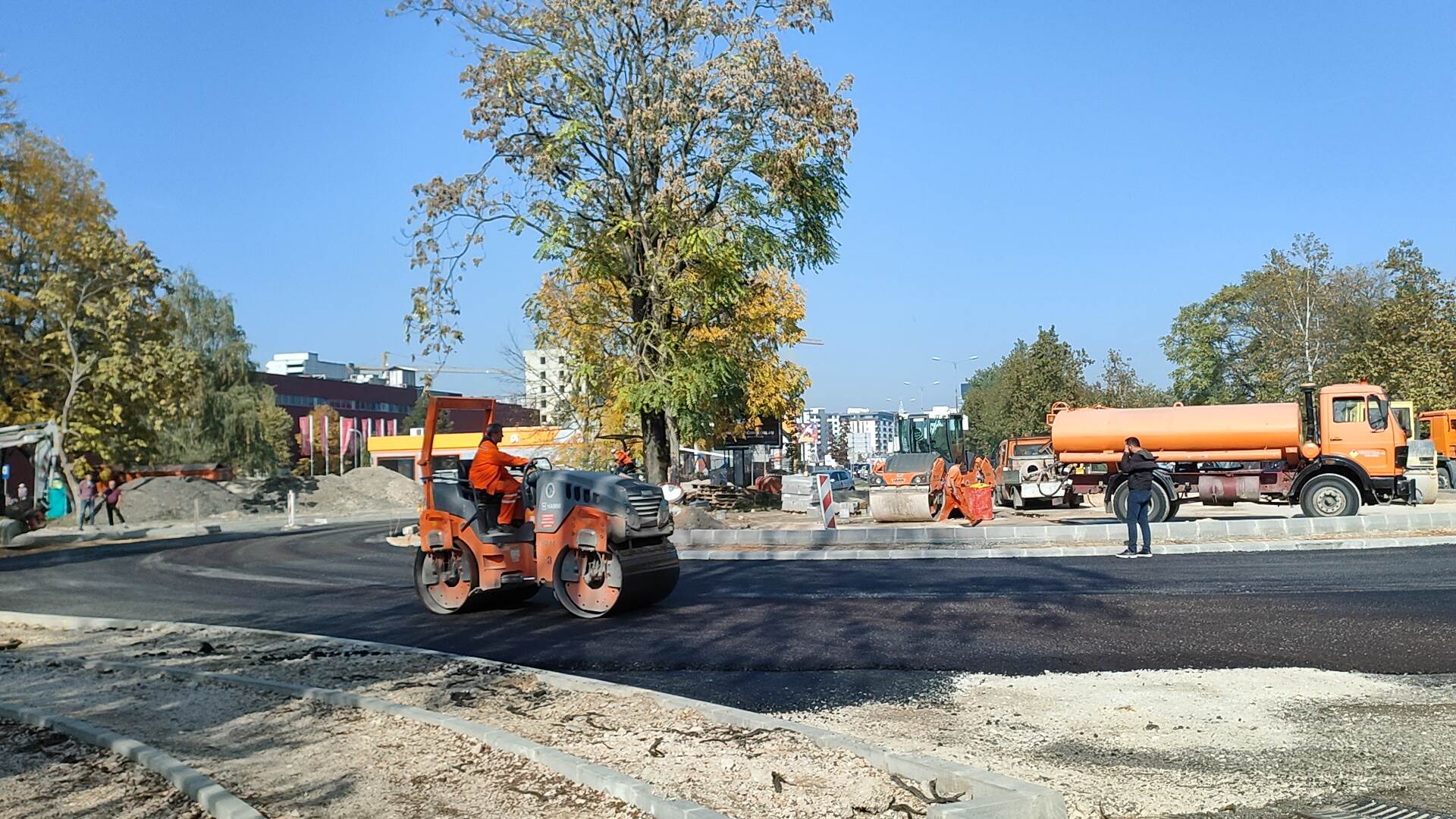  Asfaltiranje kružnog toka kod Kampusa u Banjaluci 