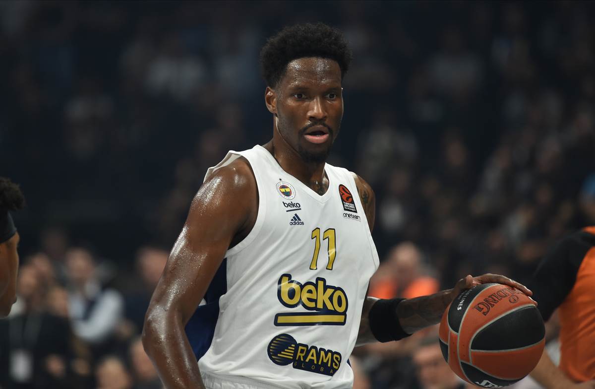  Najdžel Hejs Dejvis prešao u Finiks  