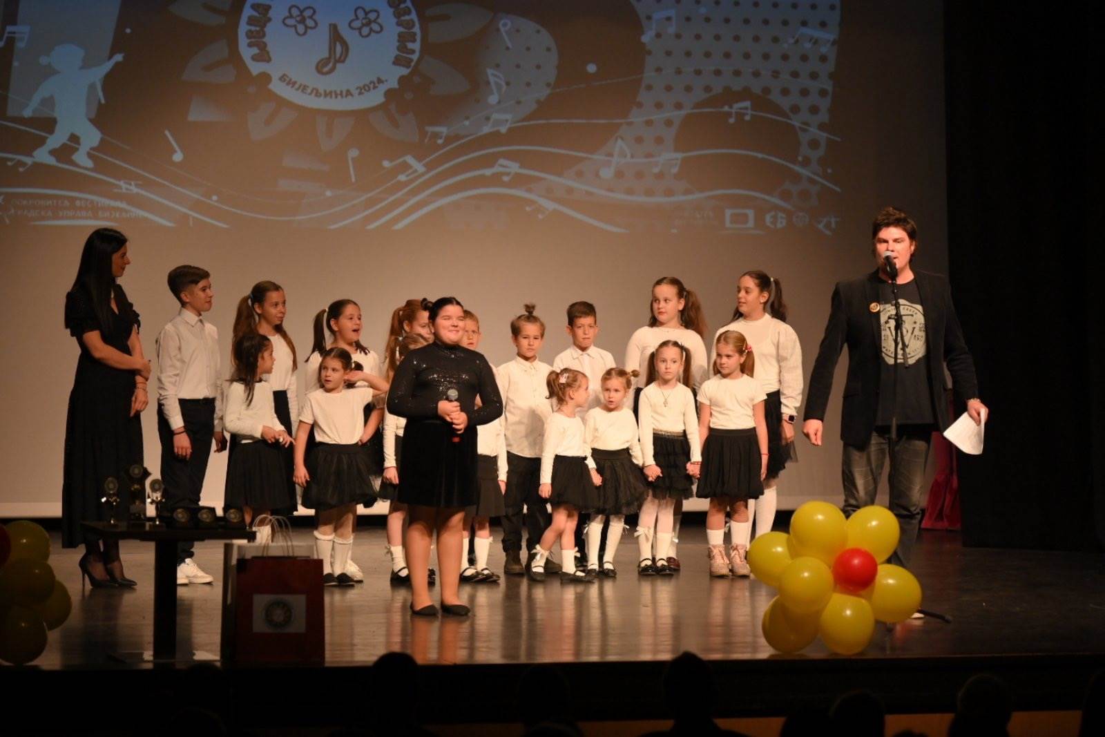  m:tel podržao tradicionalni dječiji festival „Djeca pjevaju Semberiji“ 