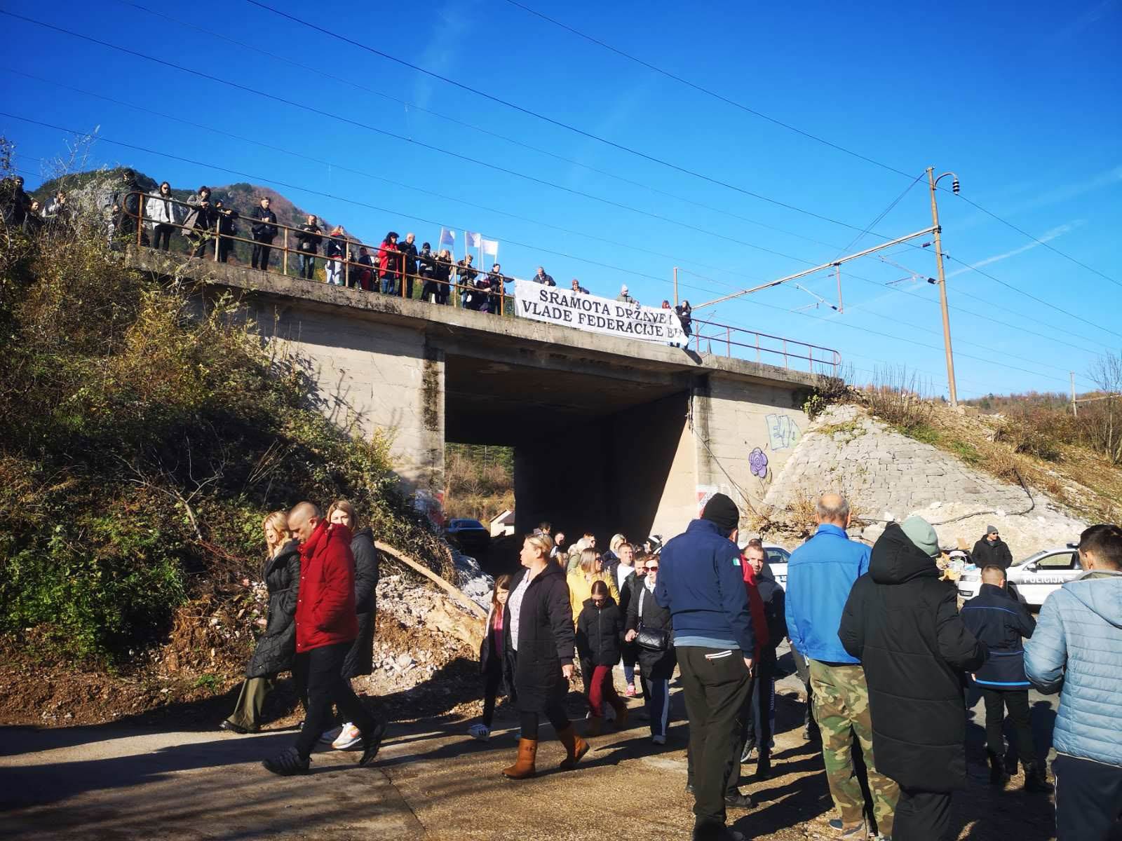  Mještani Donje Jablanice opet protestovali: "Poplave su prošle, ali vi nam utapate nadu" 