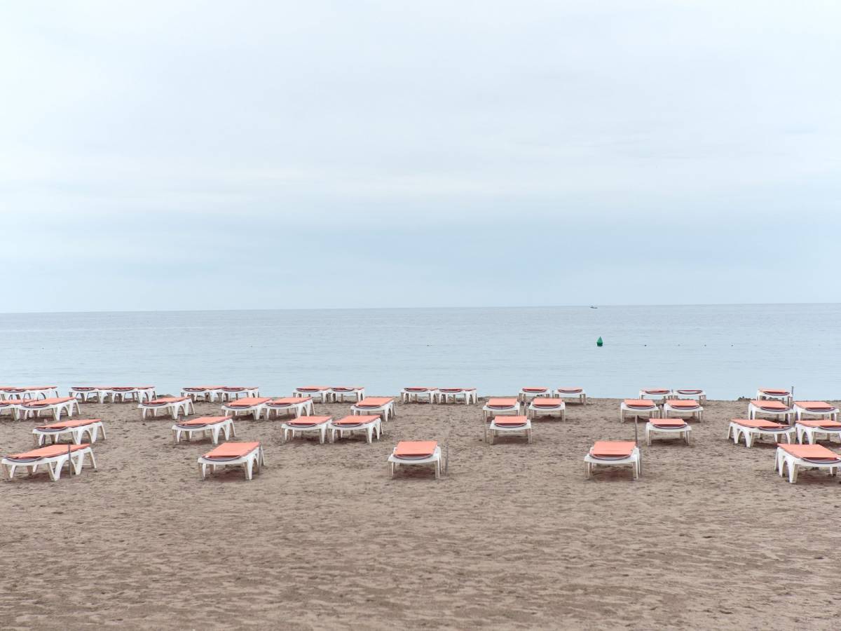  Demonstranti uništili na stotine ležaljki na Tenerifima 