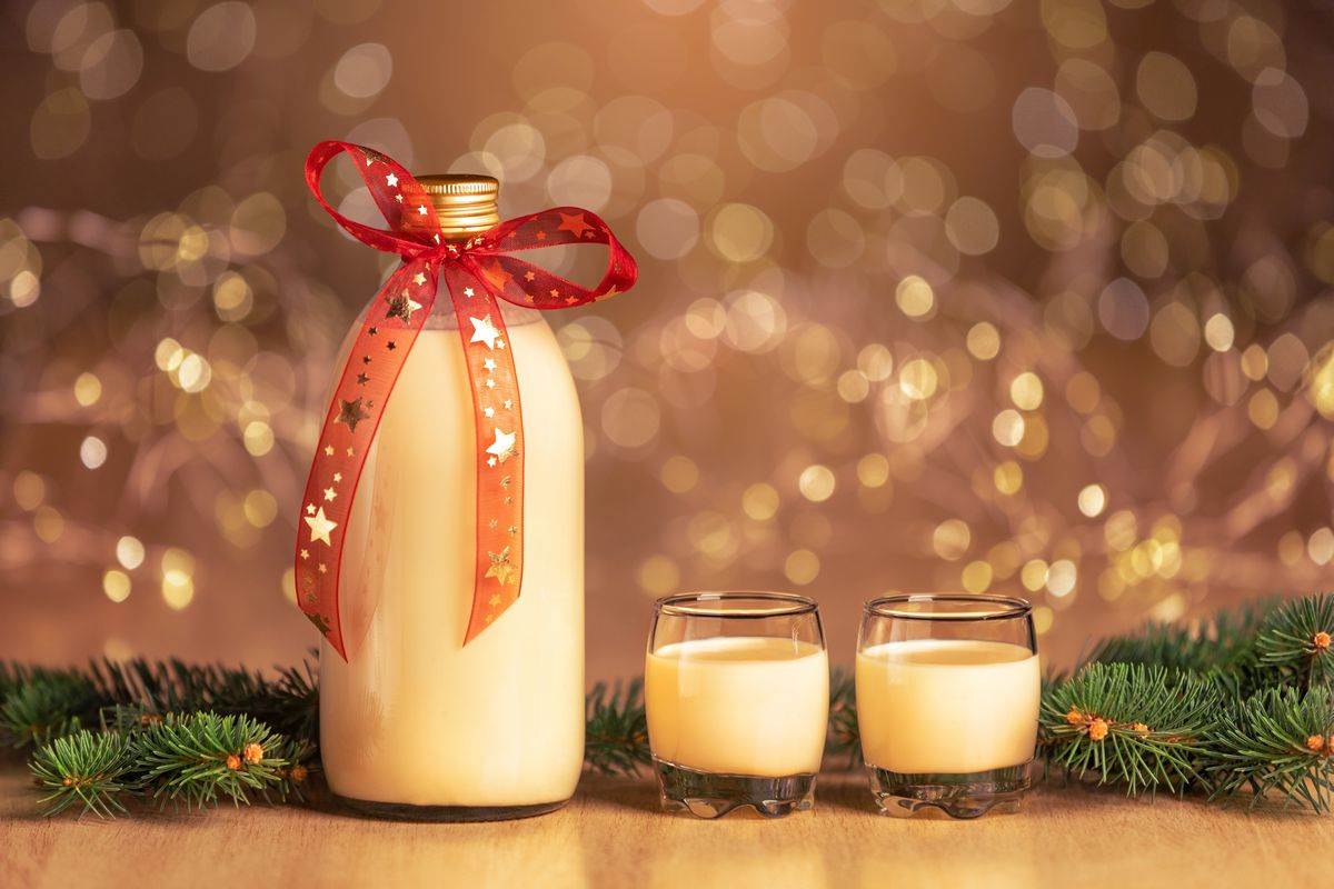  Recept za eggnog, praznični liker od jaja 