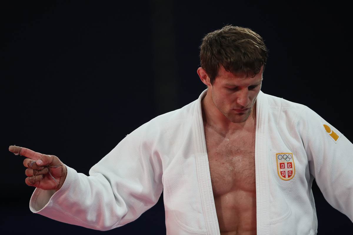  Nemanja Majdov osvojio bronzanu medalju na grend slemu u Lozani 