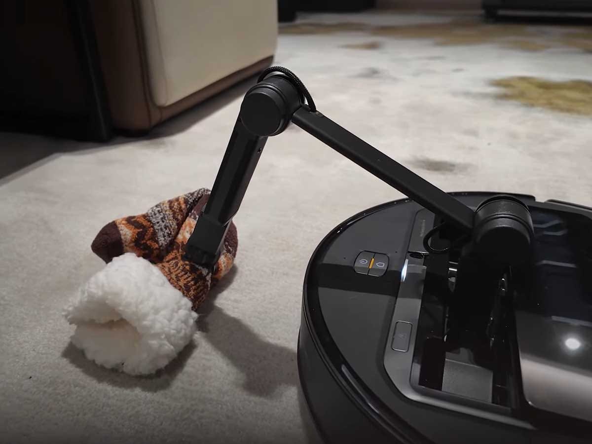 Roborock Saros Z70 robot usisivač sa mehaničkom rukom Roborock Saros Z70 robot usisivač sa mehaničkom rukom