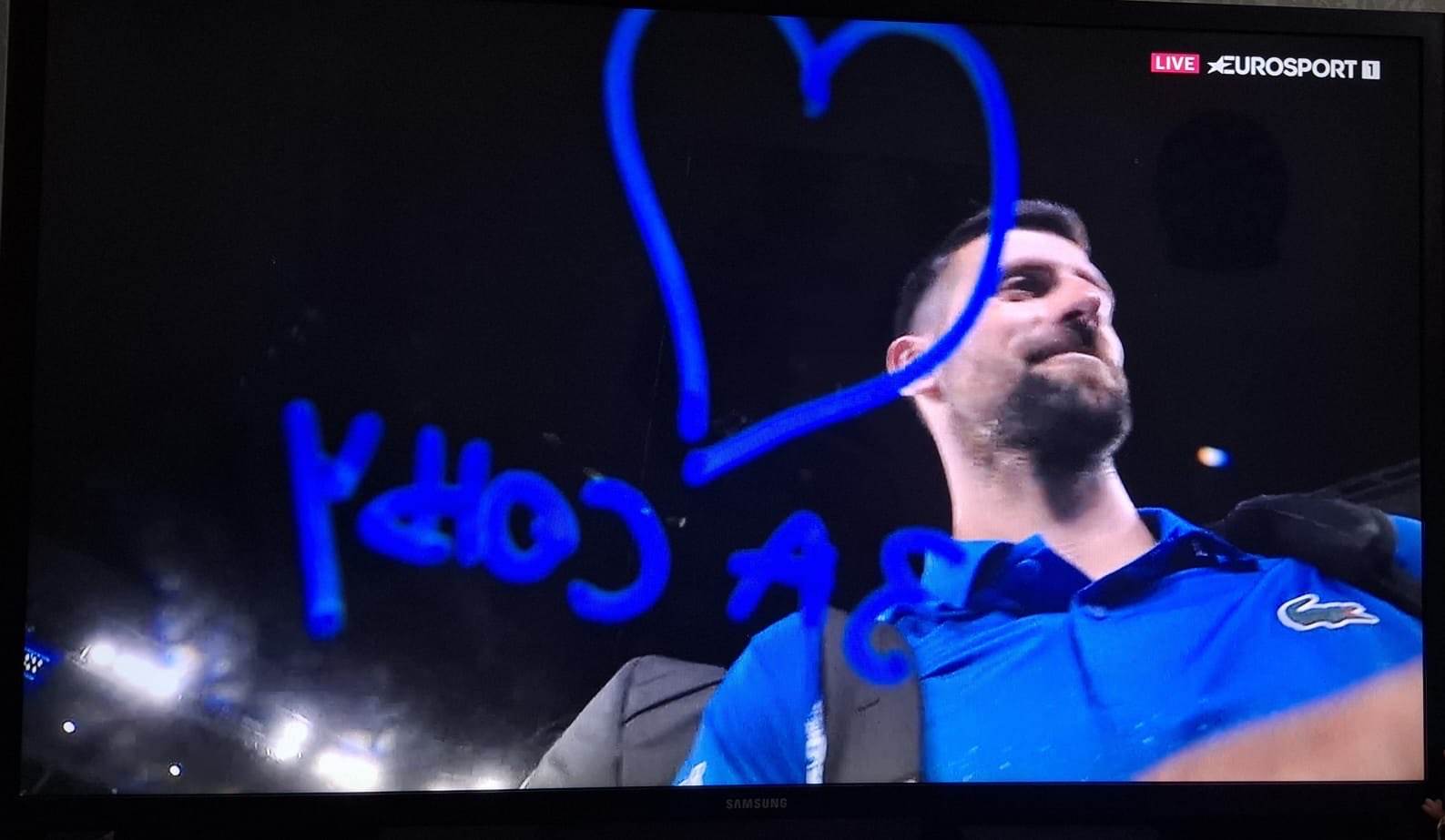 Novak Đoković pobjedu na Australijan openu posvetio pregaženoj studentkinji! Srce za Sonju! Novak Đoković pobjedu na Australijan openu posvetio pregaženoj studentkinji! Srce za Sonju!