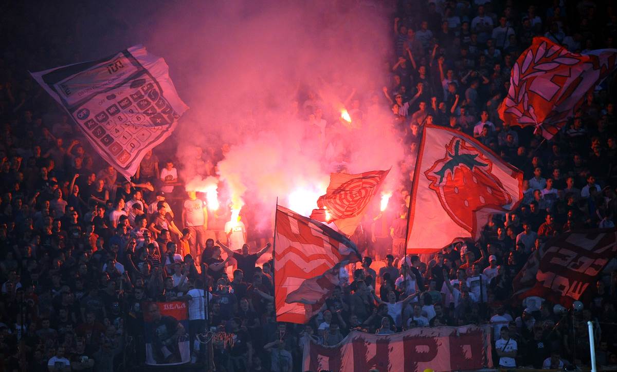  Tuča navijača Crvene zvezde i PSV Ajnhovena 