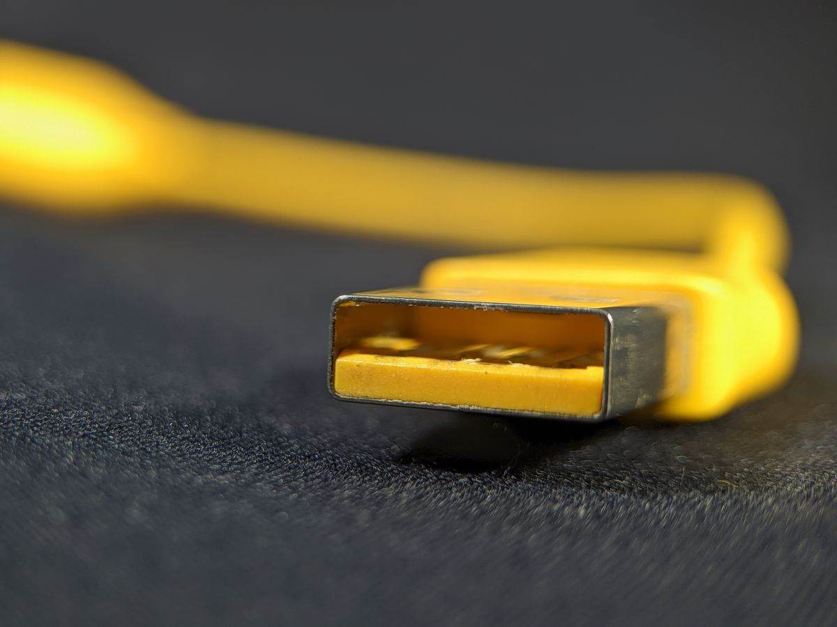 Usb Boje USB žuta boja različite boje | MobIT | Vijesti