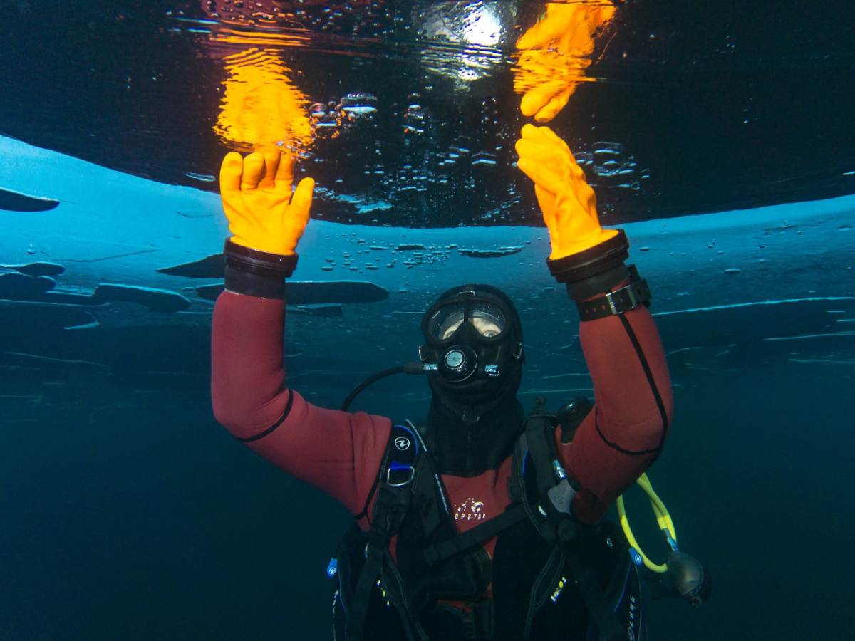  Ledeno ronjenje posljednjih godina sve popularnija aktivnost u francuskim Alpima 