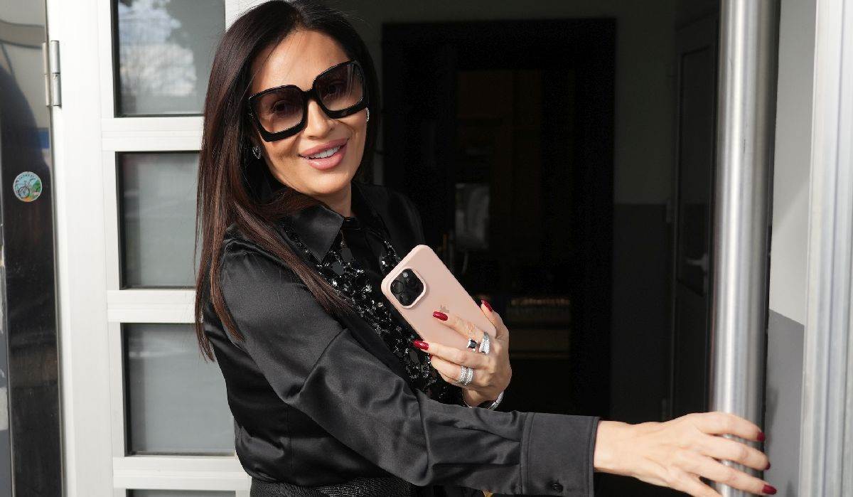  jedina pjevačica kojoj je Ceca pjevala prateće vokale 