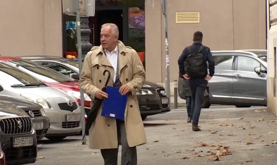  Sanader snimljen u šetnji Zagrebom 