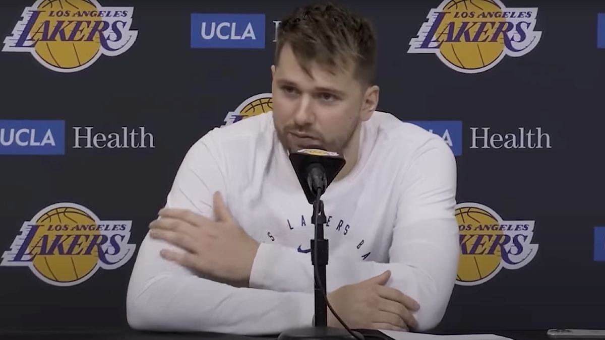 Luka Dončić na konferenciji za medije pričao na tri jezika Luka Dončić na konferenciji za medije pričao na tri jezika