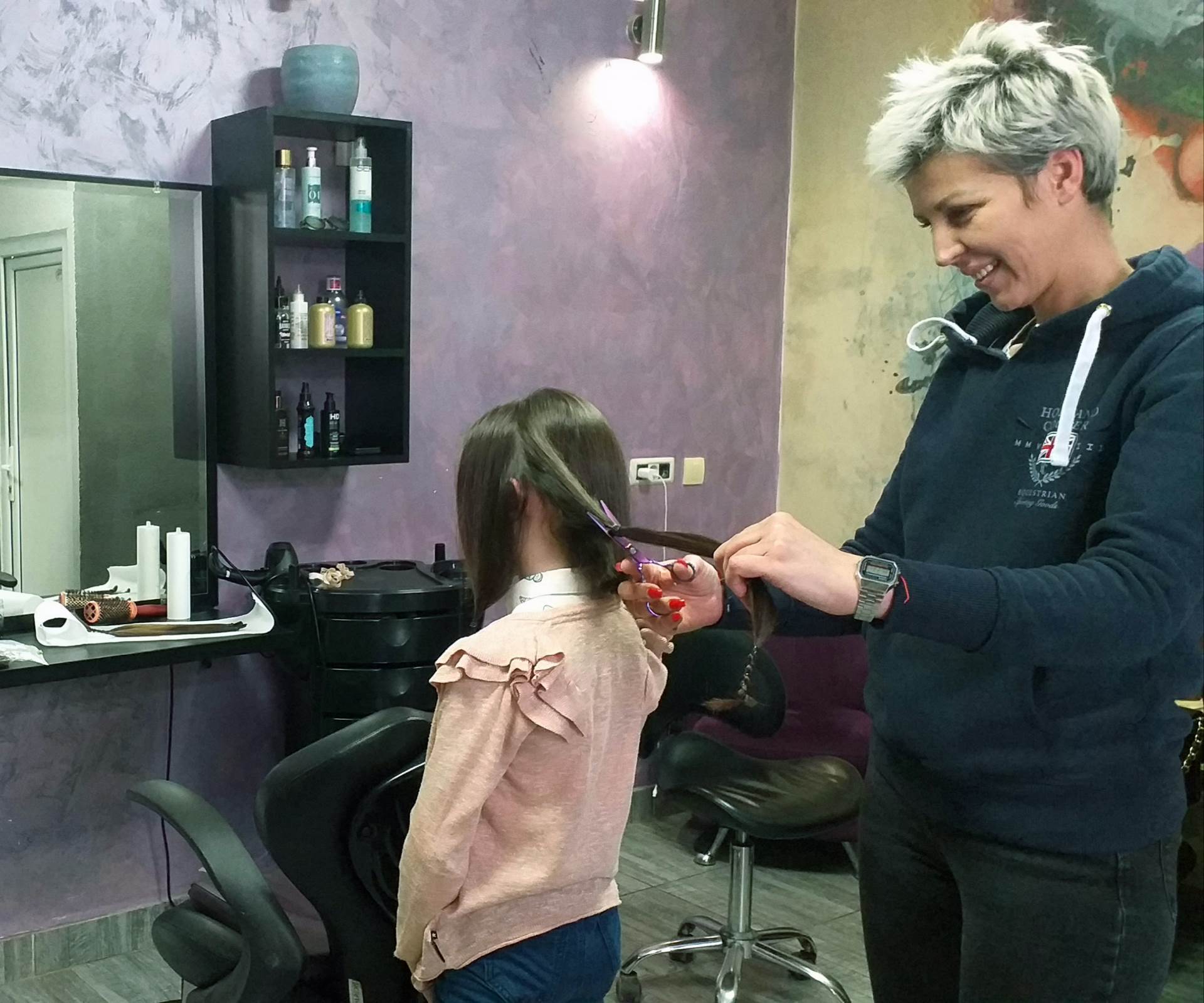  Djevojčice iz Vlasenice i Milića donirale kosu za izradu perika bolesnim mališanima 