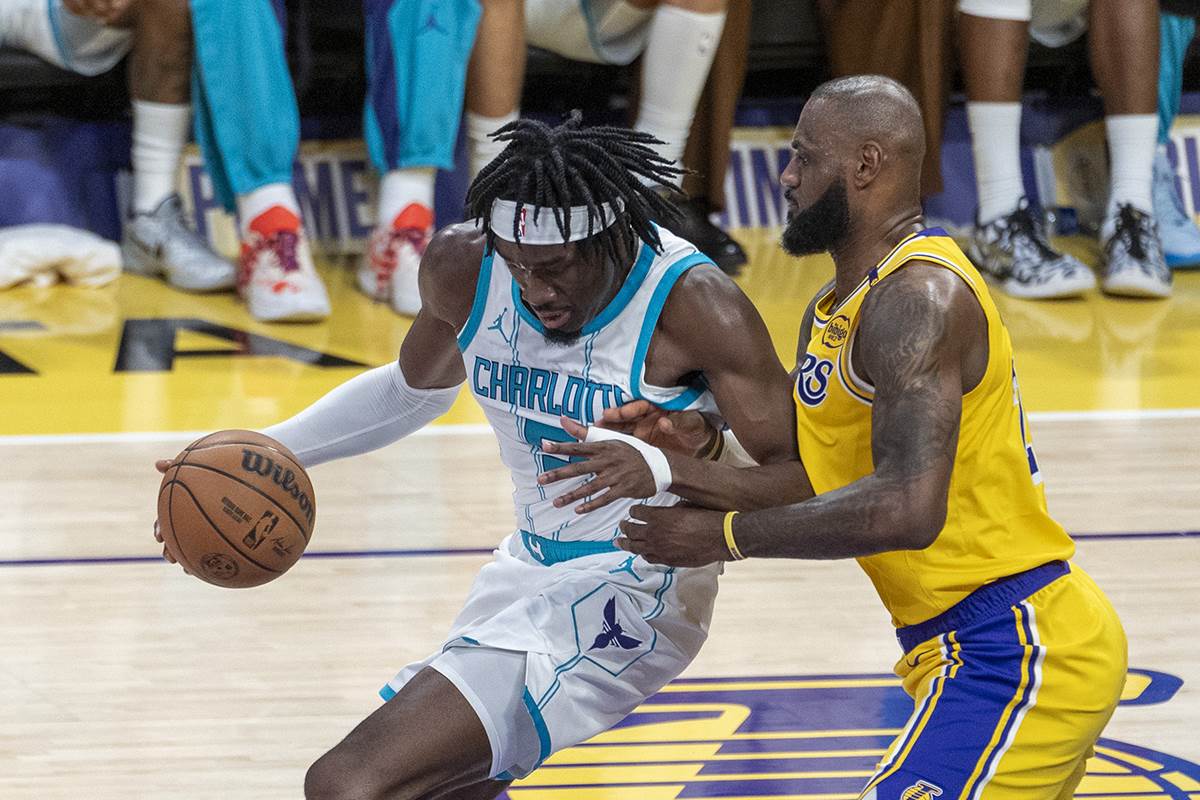  LA Lejkersi otkazali trejd Marka Vilijamsa 