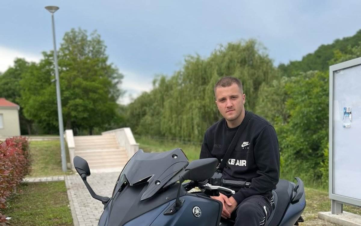 Grše skandirao ustaše na nastupu Grše skandirao ustaše na nastupu
