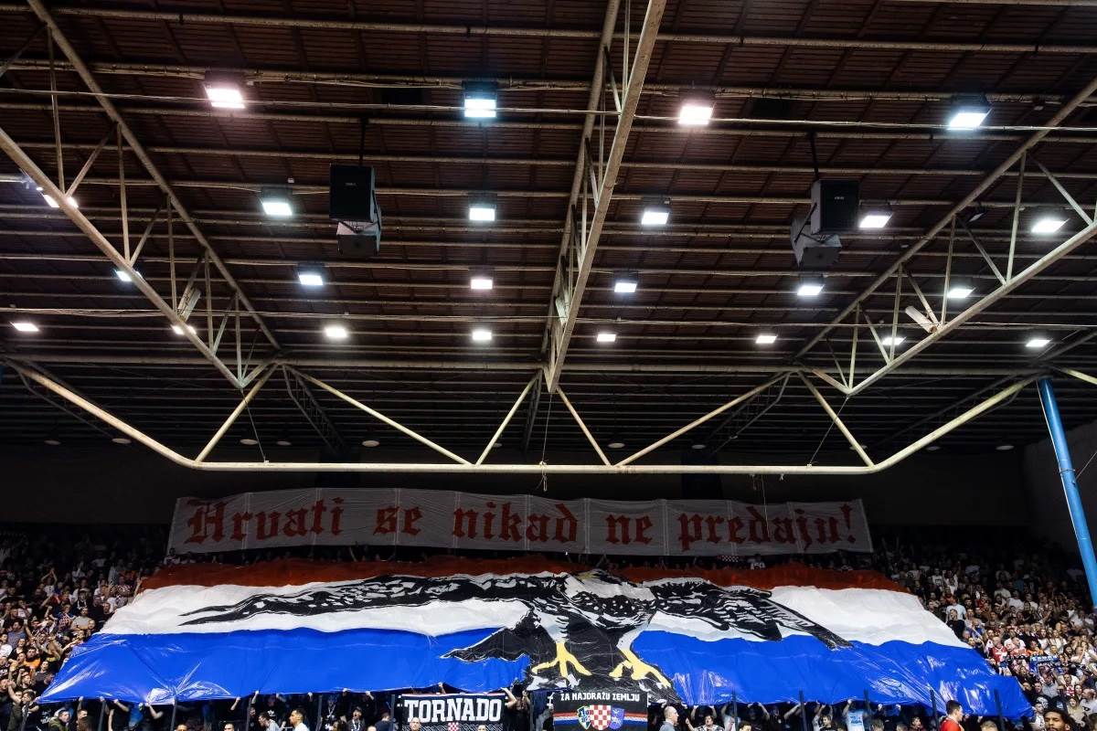 Hrvatski navijači vrijeđali Francuze na rasnoj osnovi Hrvatski navijači vrijeđali Francuze na rasnoj osnovi