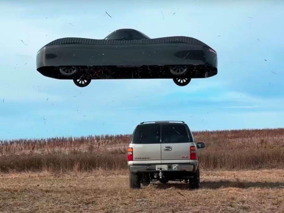 Prvi leteći automobil Prvi leteći automobil