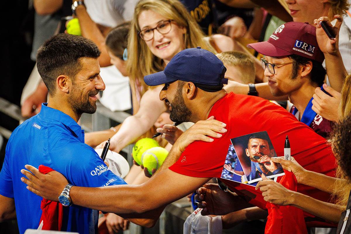  Navijač rekao Đokoviću da navija protiv njega kad igra sa Federerom  