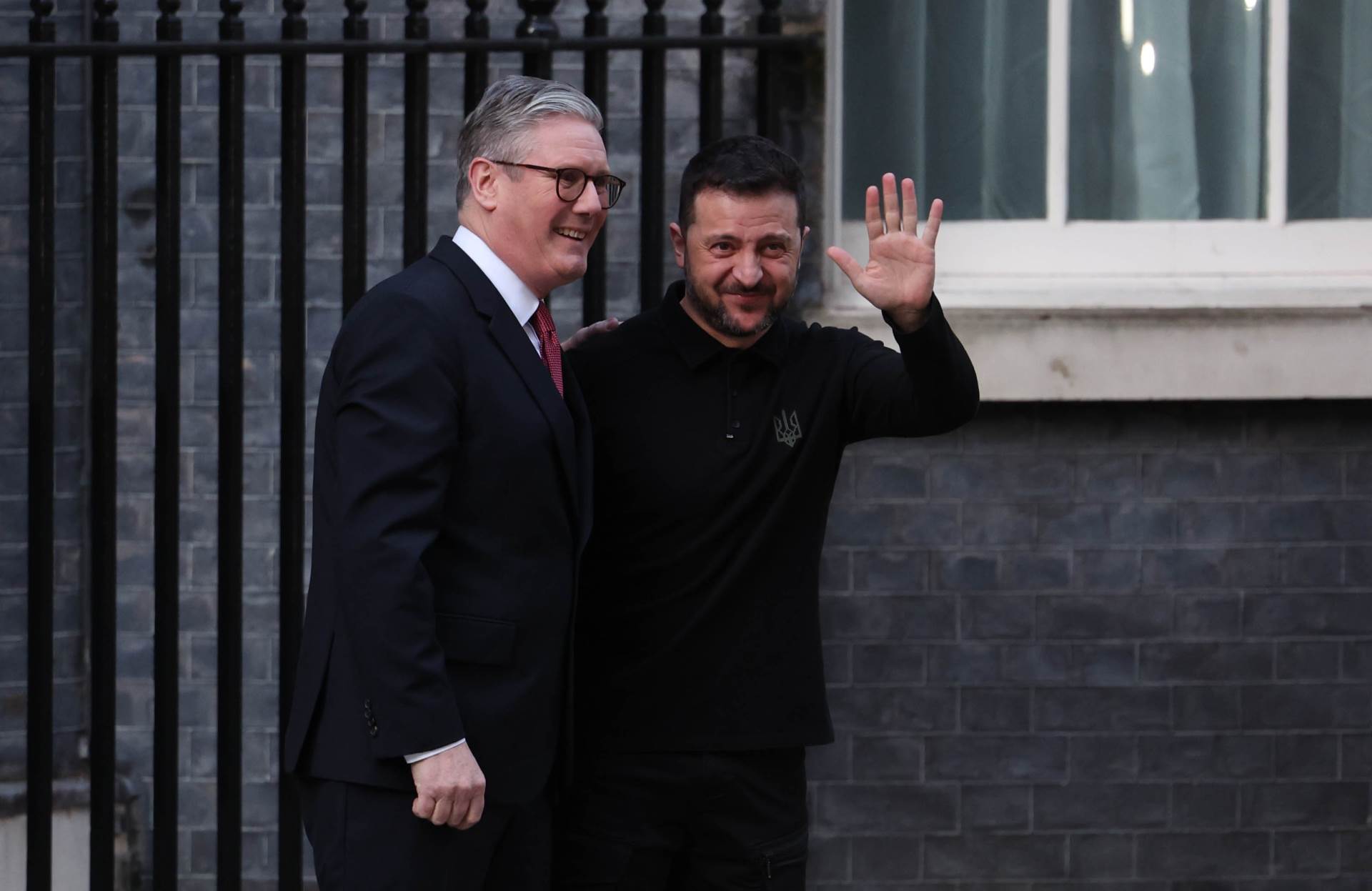  Ovacije za Zelenskog u Londonu: Velika Britanija pozajmila Ukrajini 2,26 milijardi funti 