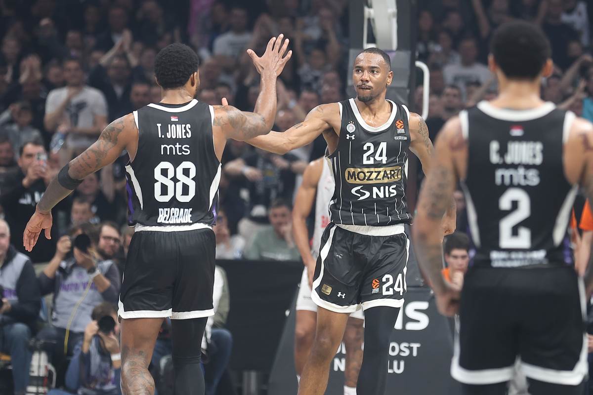 Partizan u posebnim dresovima na tri utakmice Evrolige Partizan u posebnim dresovima na tri utakmice Evrolige