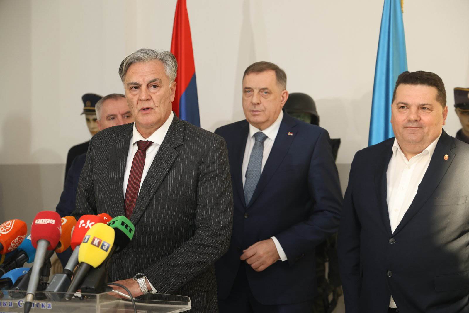 Siniša Karan 20 radnika prešlo u MUP RS Siniša Karan 20 radnika prešlo u MUP RS