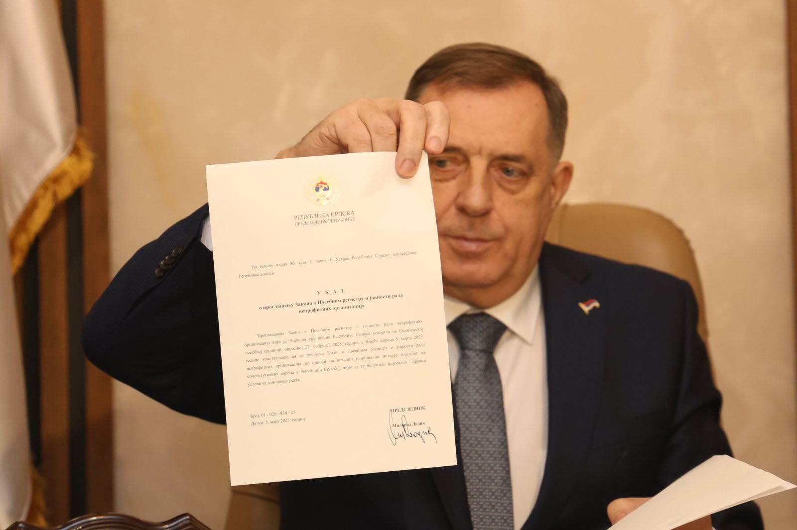Dodik o ustavnom sudu i novim zakonima RS Dodik o ustavnom sudu i novim zakonima RS