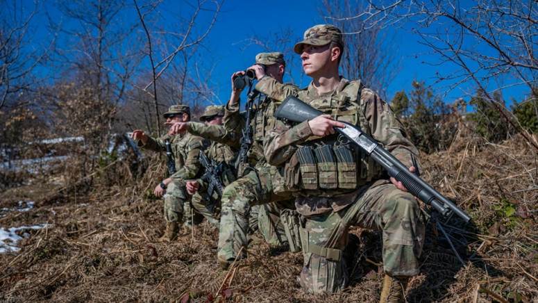  Američki vojnici KFOR-a patroliraju duž administrativne linije (VIDEO) 