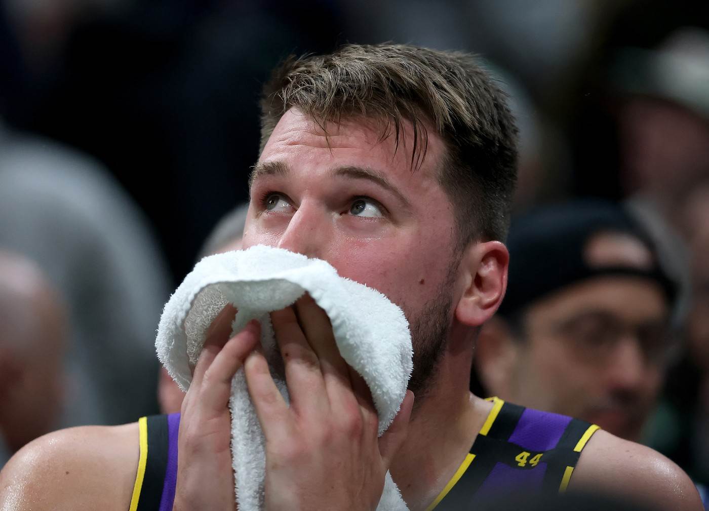 luka doncic dominirao u porazu lejkersa lebron dzejms se povrijedio luka doncic dominirao u porazu lejkersa lebron dzejms se povrijedio