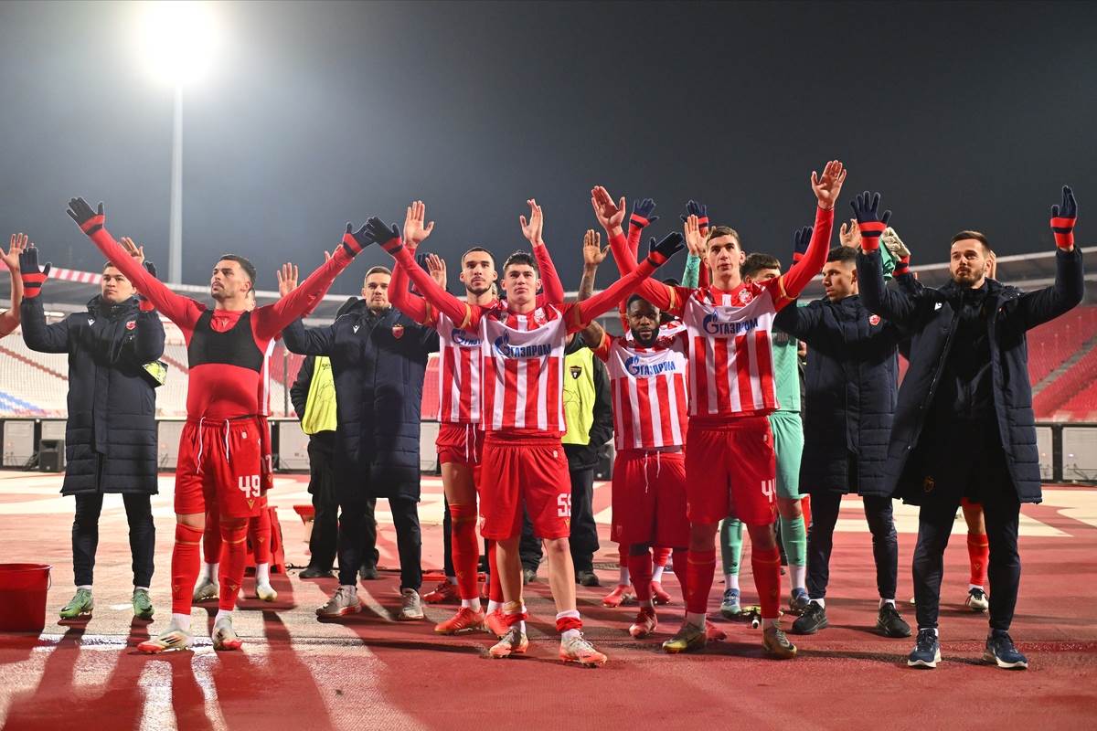 FK Crvena zvezda za 80. rođendan nastupa u žutim dresovima FK Crvena zvezda za 80. rođendan nastupa u žutim dresovima
