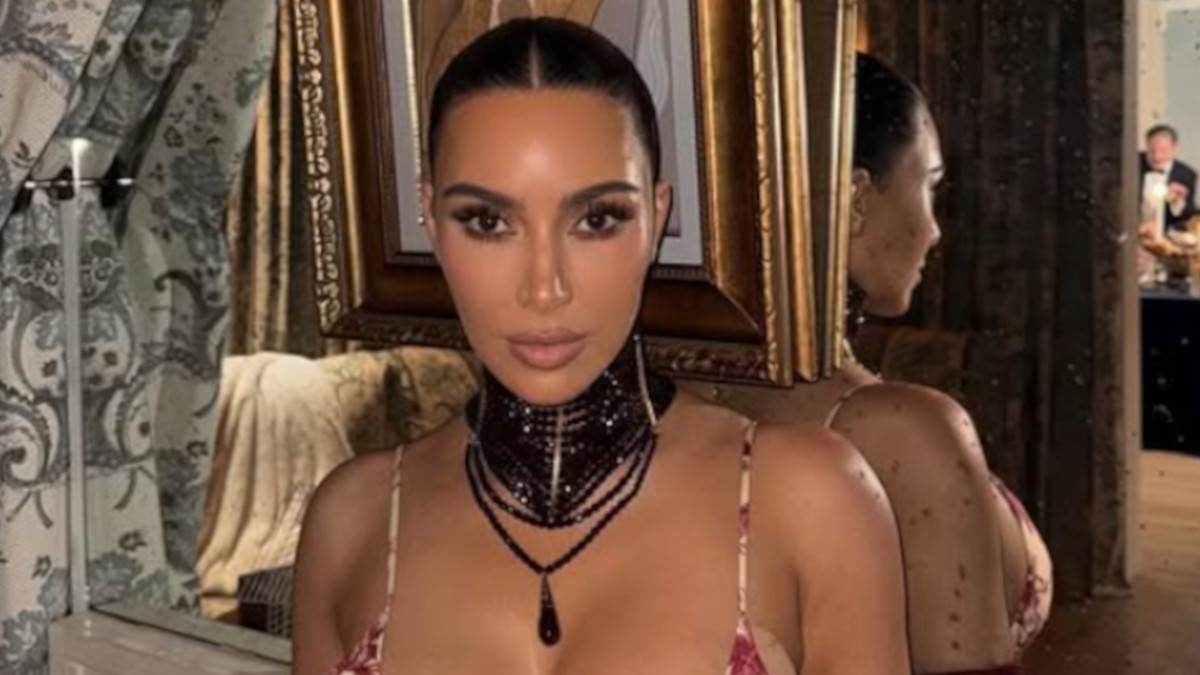  Kim Kardašijan fotošopira pupak 