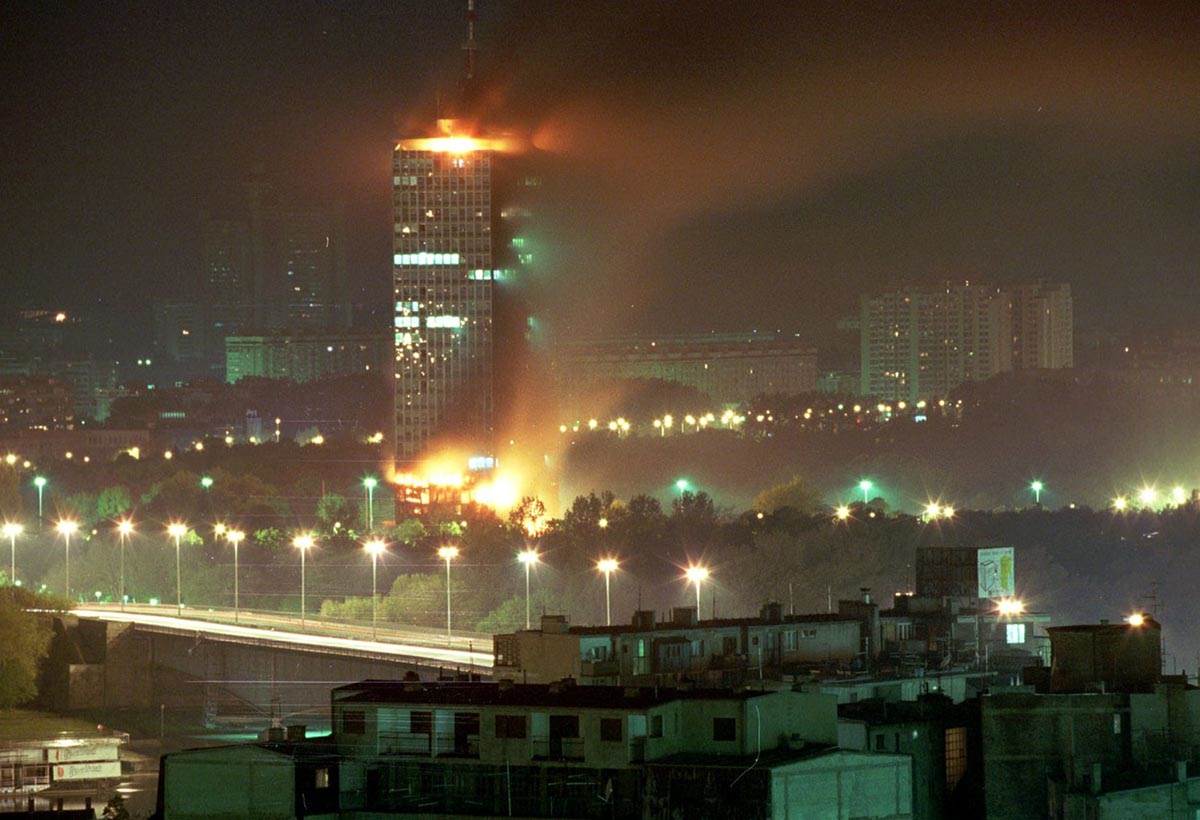Istoričar Pavlović o NATO bombardovanju Jugoslavije Istoričar Pavlović o NATO bombardovanju Jugoslavije