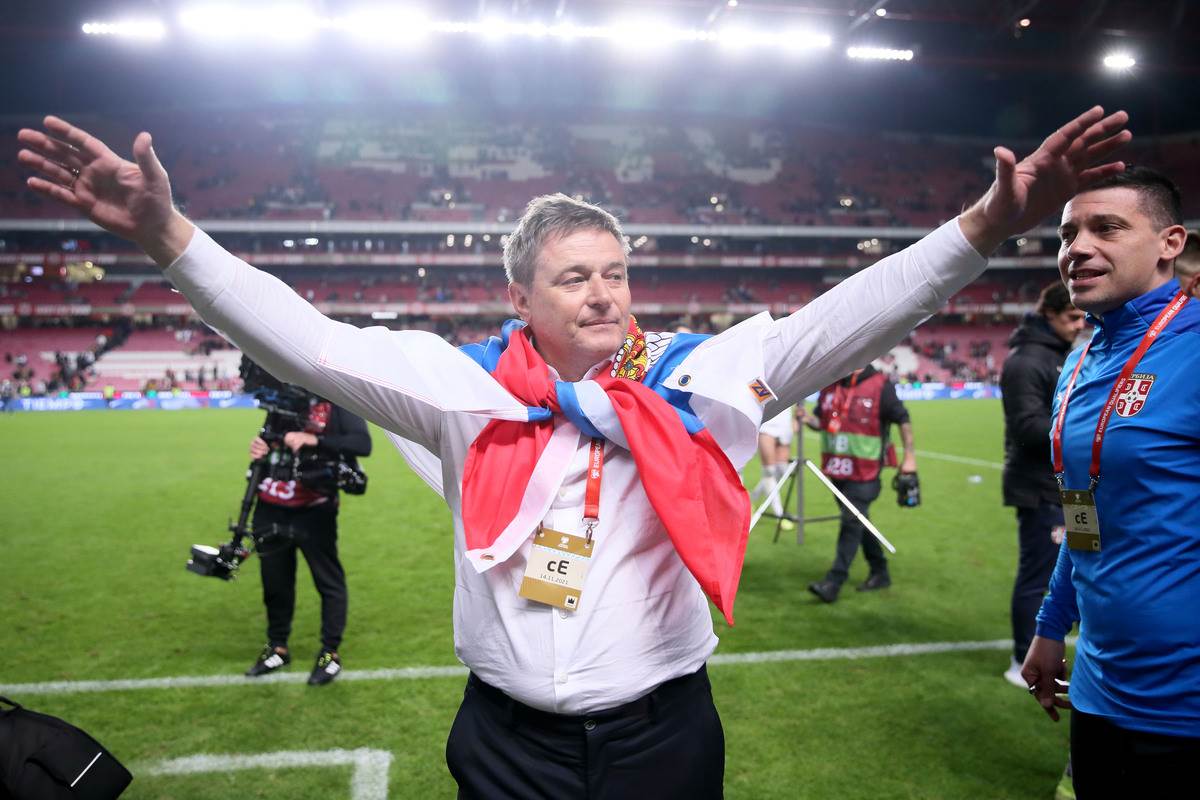  MONDO kolumna Piksi i sreća  