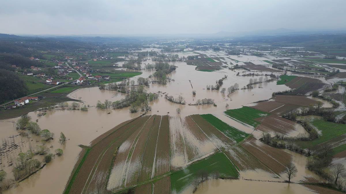  Fotografije nabujale reke Jadar koja se izlila kod Loznice 
