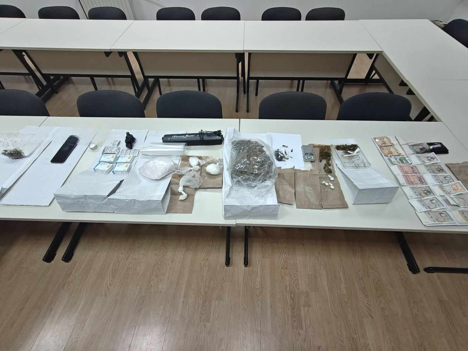 U Brodu zaplijenjeno više od 1,6 kg droge U Brodu zaplijenjeno više od 1,6 kg droge