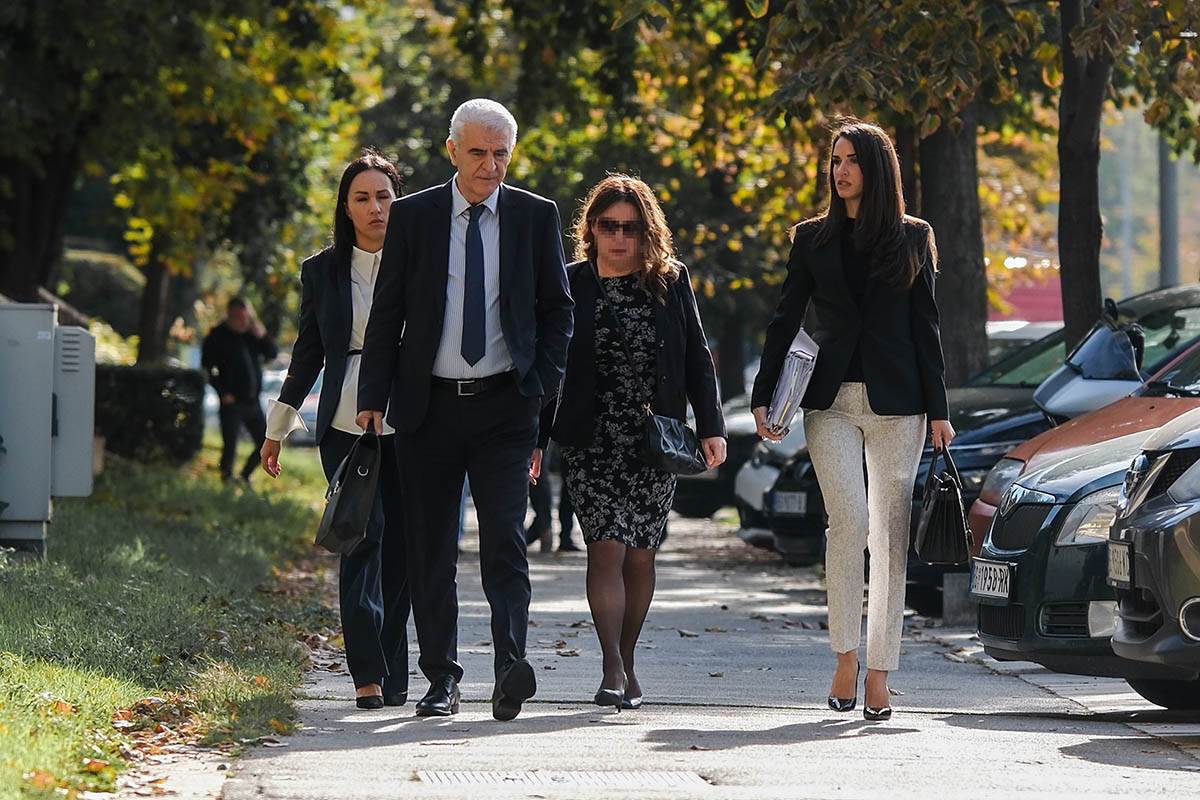 Roditelji Koste K moraju da isplate novčanu naknadu nastavnici Roditelji Koste K moraju da isplate novčanu naknadu nastavnici