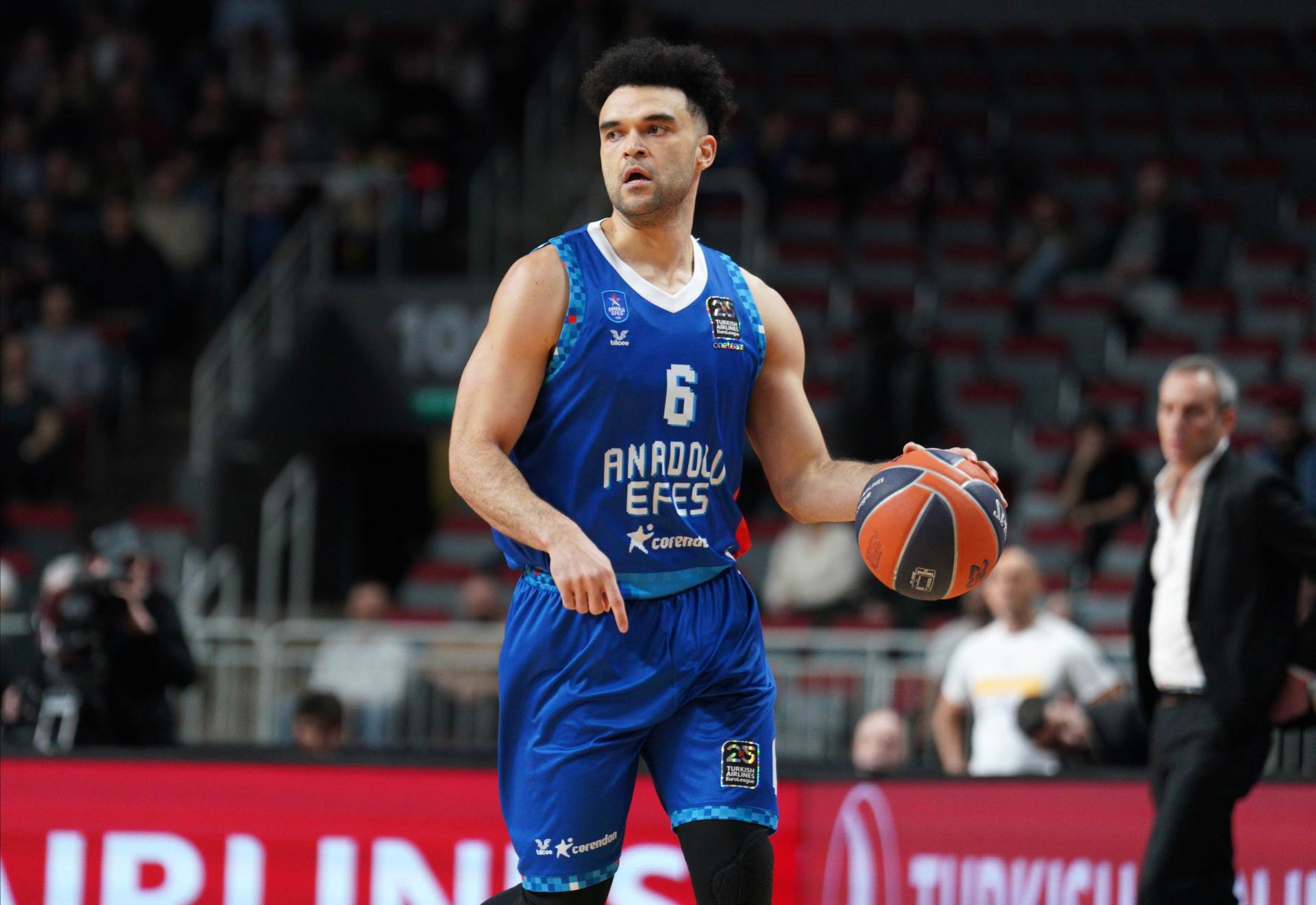  Košarkaš Efesa Elajdža Brajant govorio je o Kevinu Panteru 