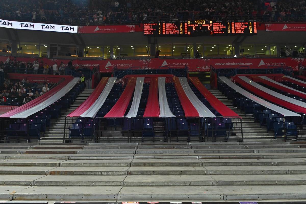  Dio tribine koji je zatvoren na Zvezda Efes 