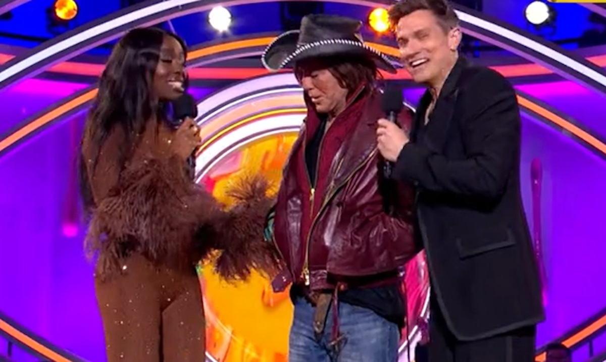  Bizarna scena s Mikijem Rurkom i voditeljkom Velikog Brata 