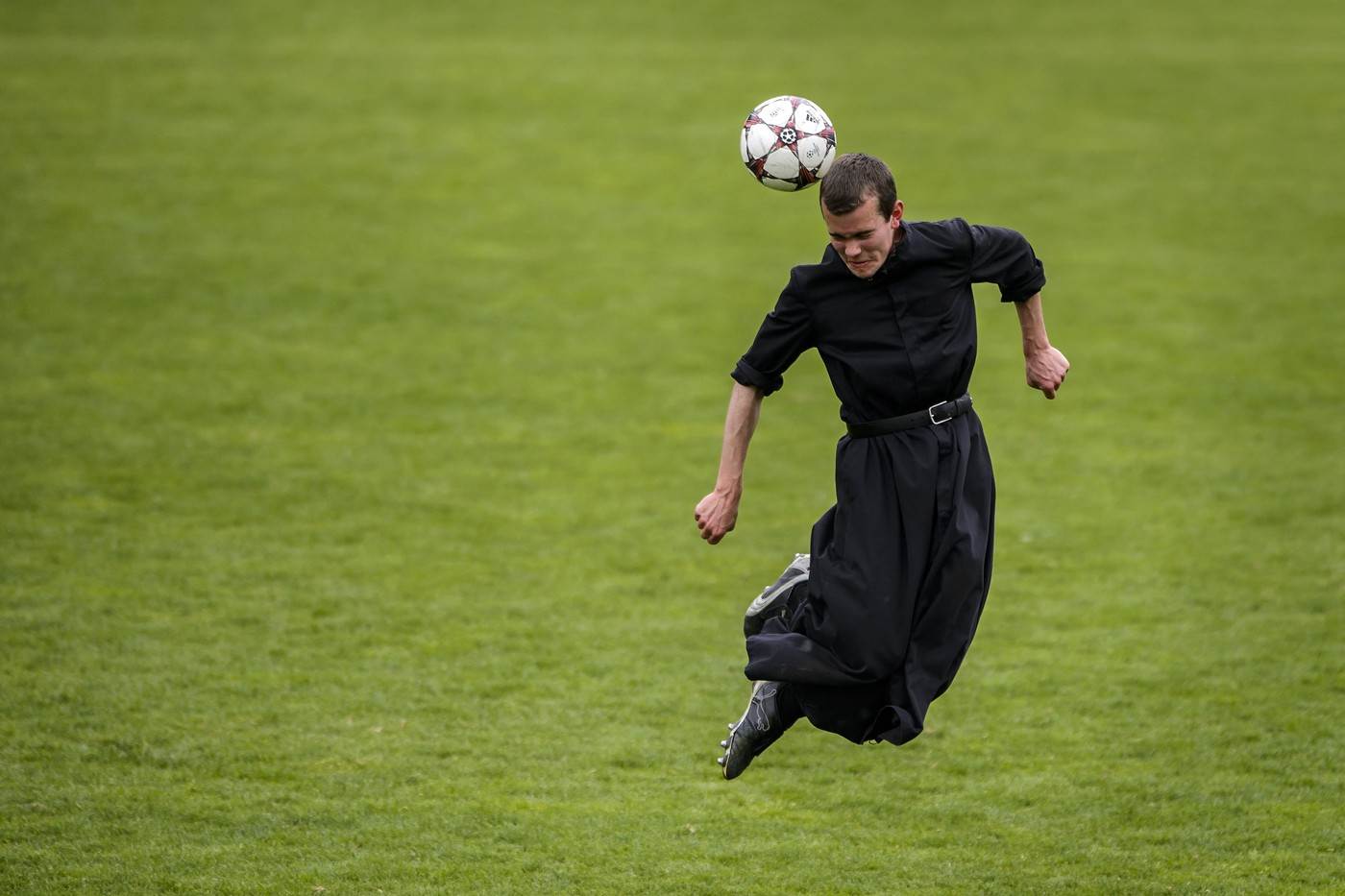  MONDO tema: Sportisti koji su postali vjernici, čak i sveštenici (FOTO) 