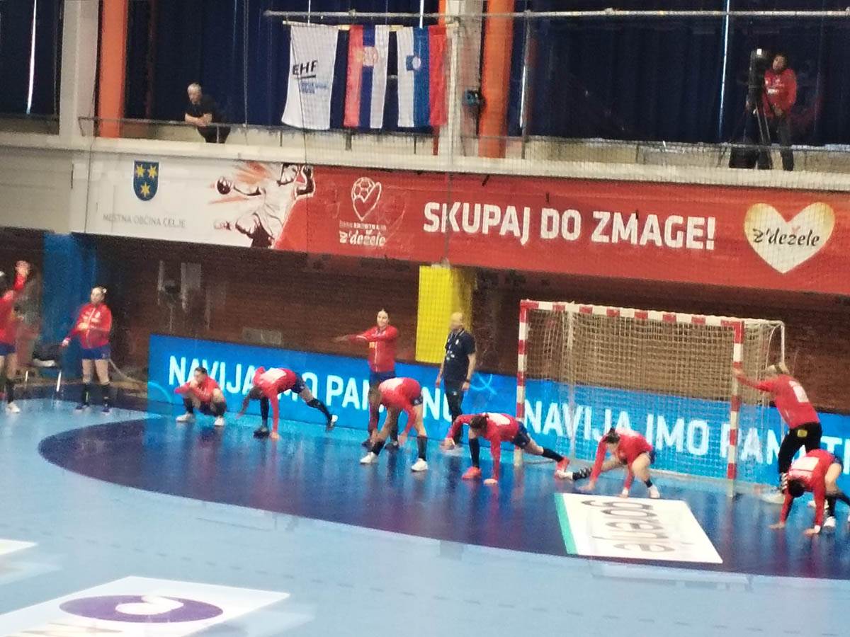 Rukomet Slovenija Srbija gleda 200 ljudi Rukomet Slovenija Srbija gleda 200 ljudi
