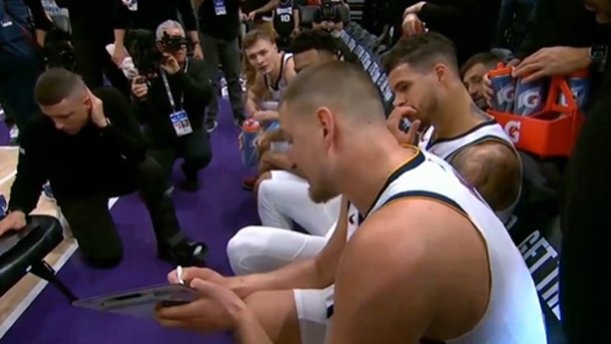 Nikola Jokić vodio tajm aut Denvera Nikola Jokić vodio tajm aut Denvera