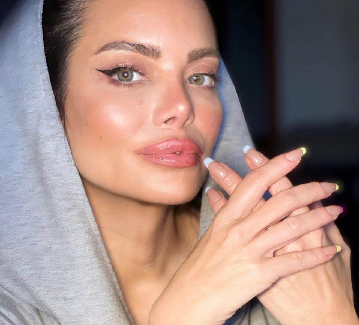  Sve veze Nikoline Pišek 