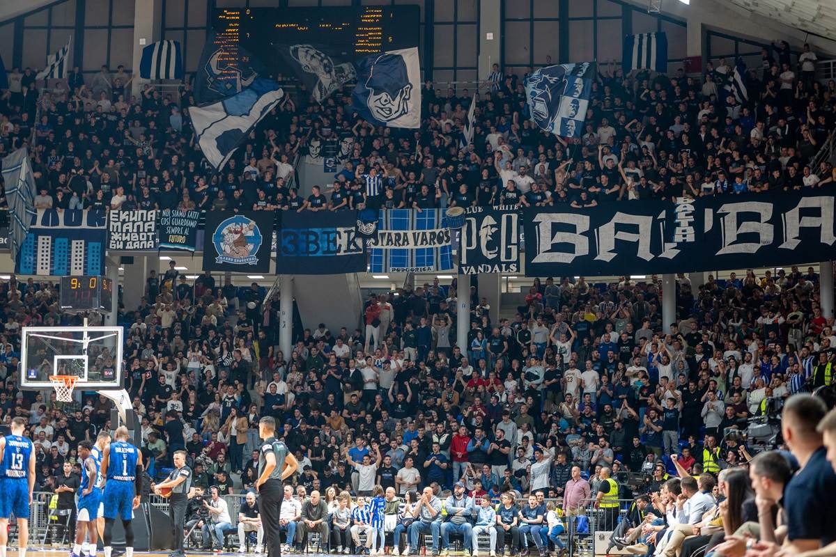  Navijači Budućnosti prozvali navijače Partizana jer nisu u Podgorici 