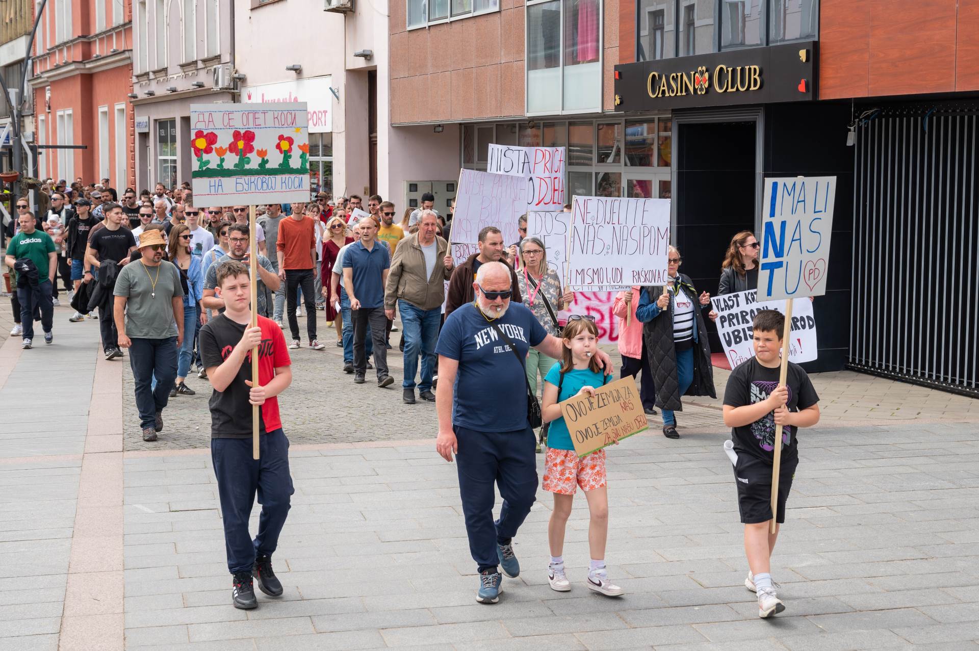 Protest u Prijedoru protiv rudnika Bukova Kosa Protest u Prijedoru protiv rudnika Bukova Kosa
